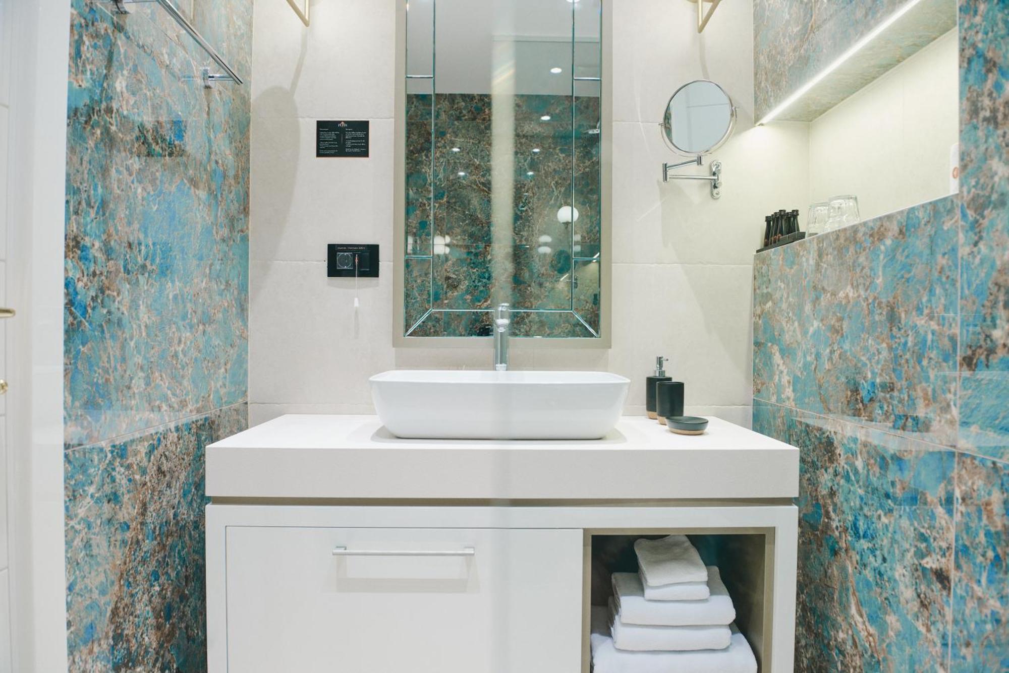 Hotel Pupin ノヴィ・サド エクステリア 写真 Bathroom