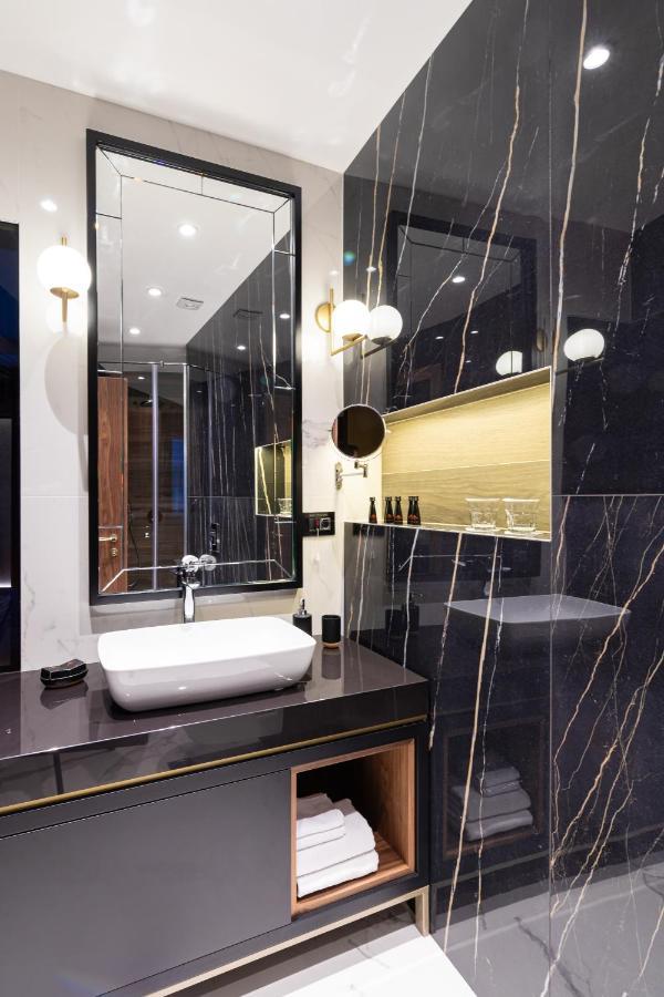 Hotel Pupin ノヴィ・サド エクステリア 写真 Bathroom