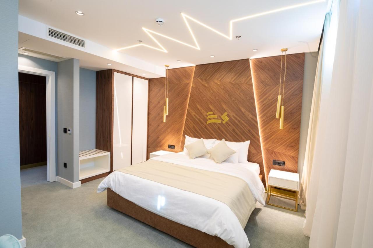 Hotel Pupin ノヴィ・サド エクステリア 写真 A bedroom at the hotel