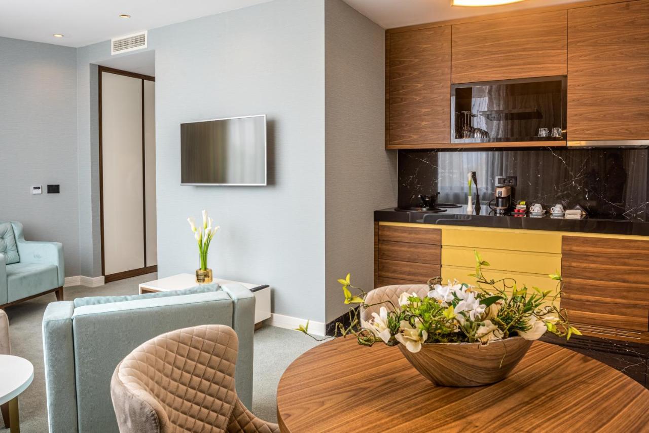 Hotel Pupin ノヴィ・サド エクステリア 写真 A suite at the hotel
