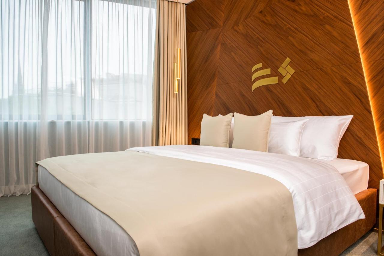 Hotel Pupin ノヴィ・サド エクステリア 写真 A bedroom at the hotel