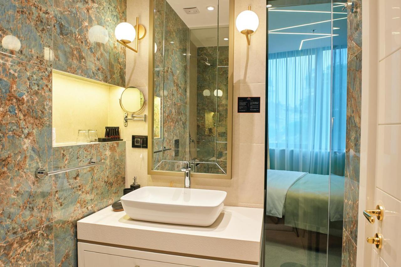 Hotel Pupin ノヴィ・サド エクステリア 写真 Bathroom