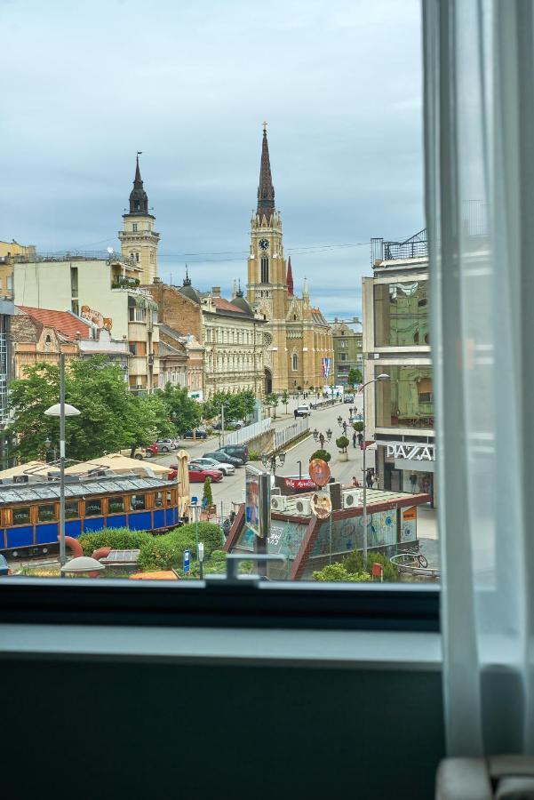 Hotel Pupin ノヴィ・サド エクステリア 写真 View of the Northern end of the square